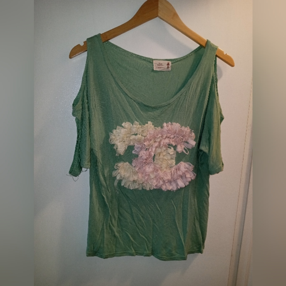 Green Floral Appliqué Cold-Shoulder Women's Top